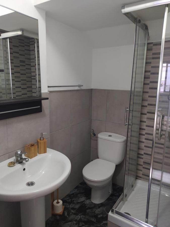 Shared Apartmentl Moana Pensión *
